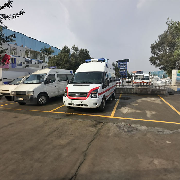 西宁出租急救车电话号码