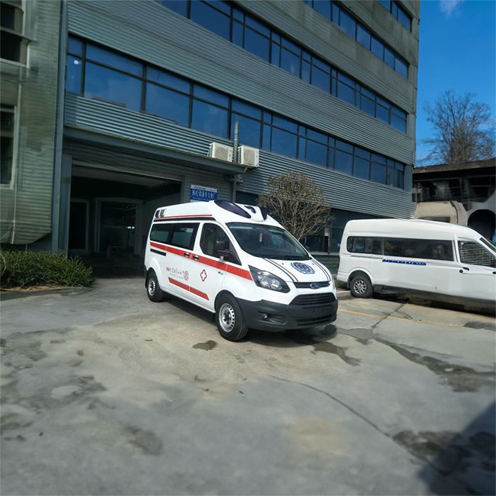 西宁救护车出租费用