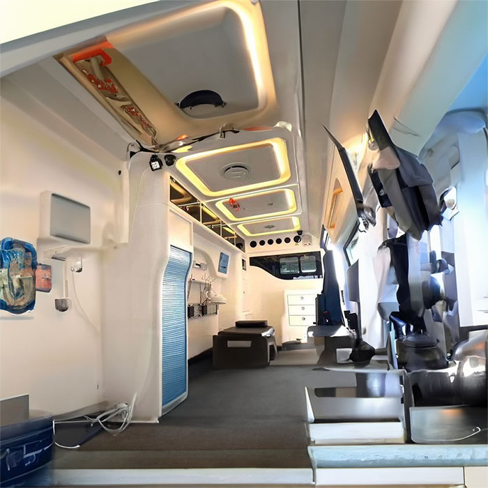 西宁救护车租赁电话