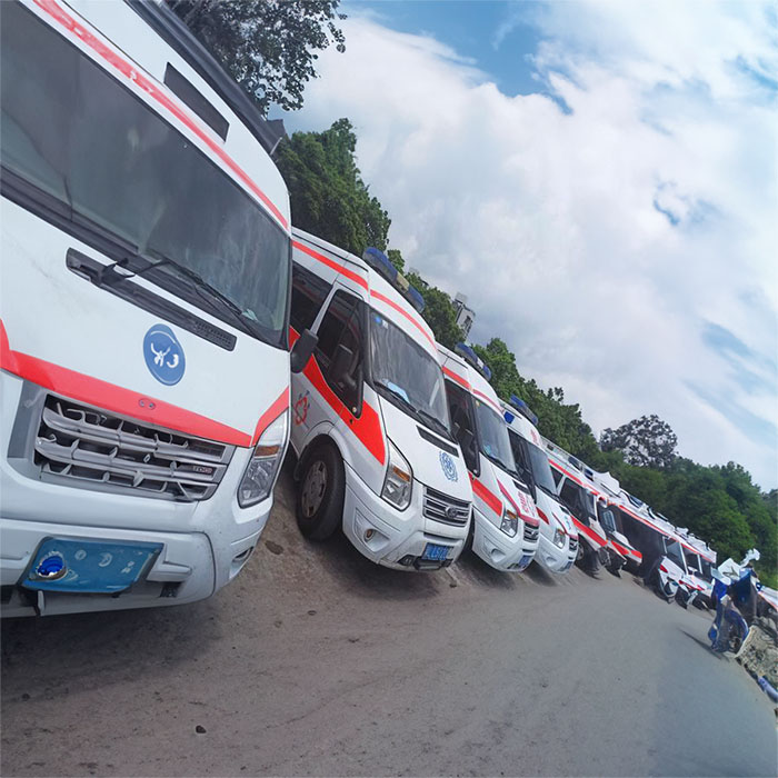 西宁出租救护车电话