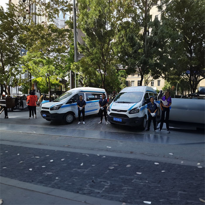 西宁私人救护车租赁多少钱