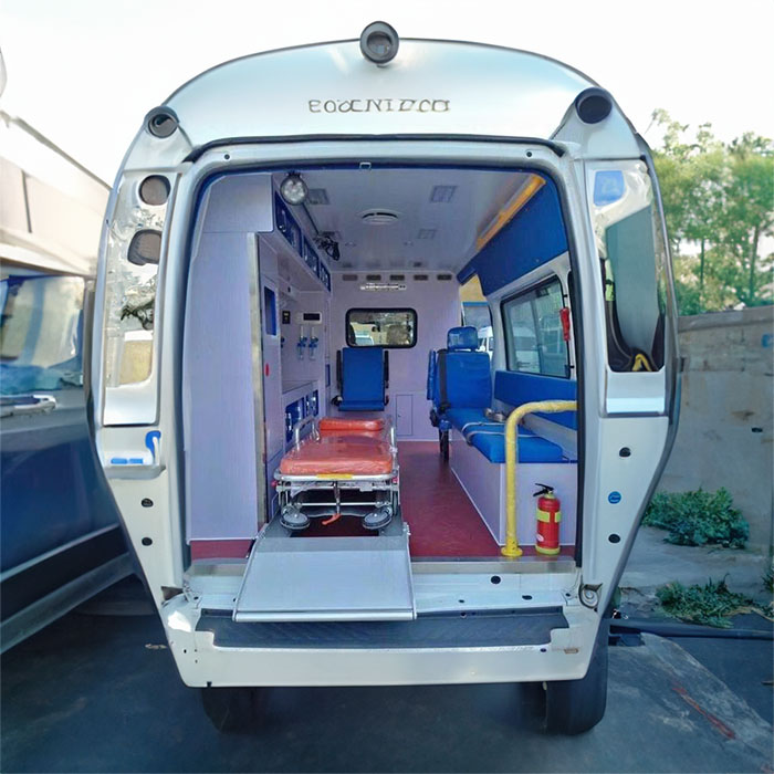 西宁私人救护车租赁多少钱