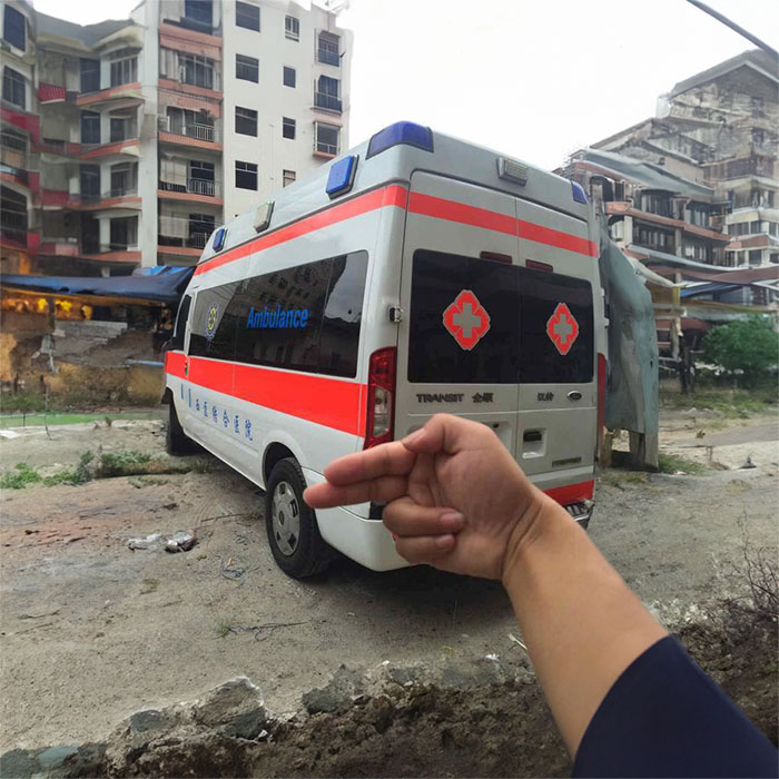 西宁租赁私人救护车电话号码