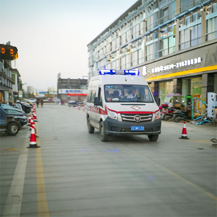 西宁私人救护车租赁联系方式