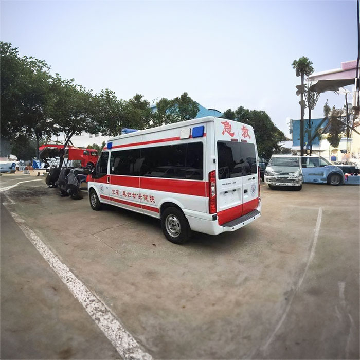 西宁出租急救车电话