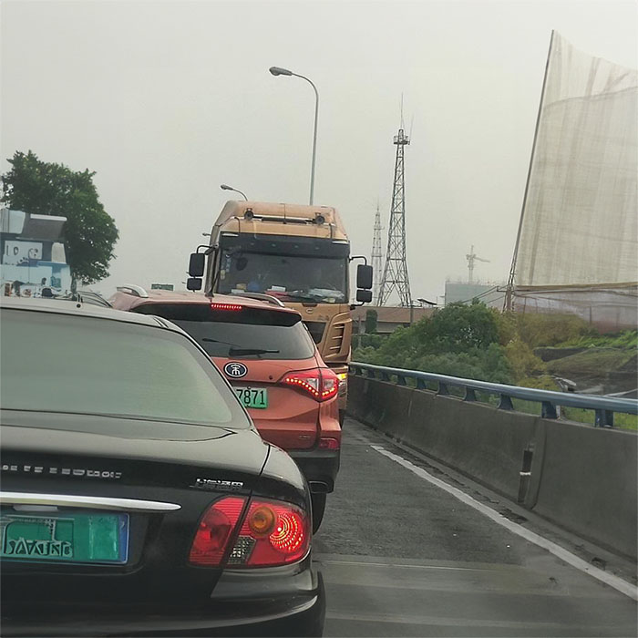 西宁出租救护车联系电话