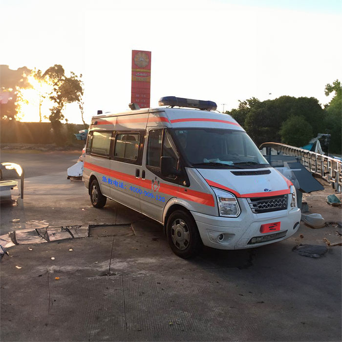 西宁救护车出租多少钱