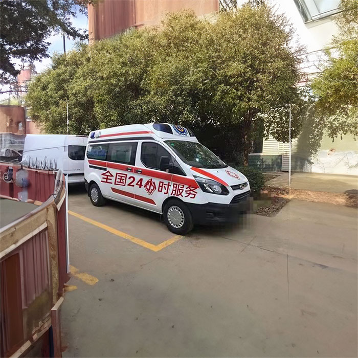 西宁私人救护车租赁多少钱