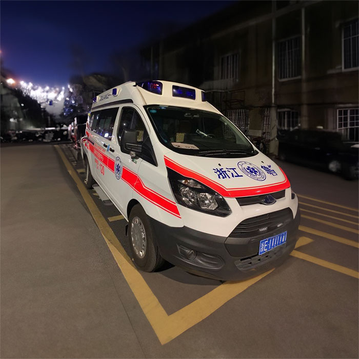 西宁租赁私人救护车联系电话