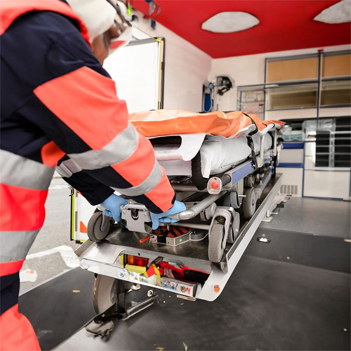 西宁救护车租车联系电话