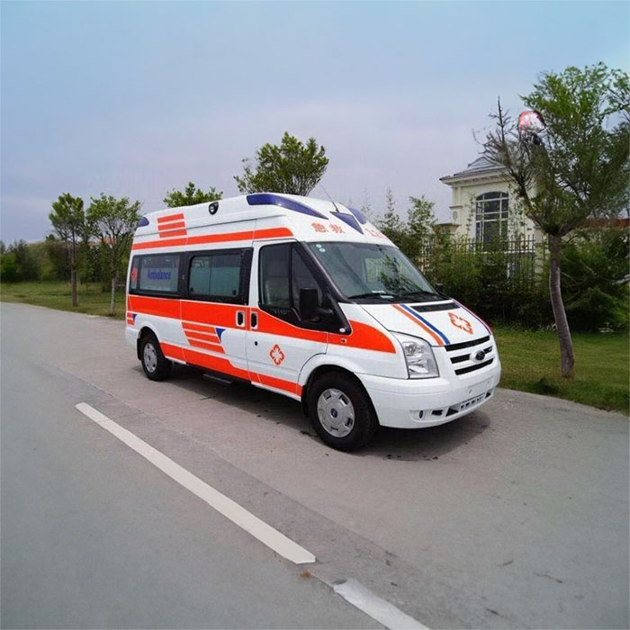 西宁出租救护车联系电话