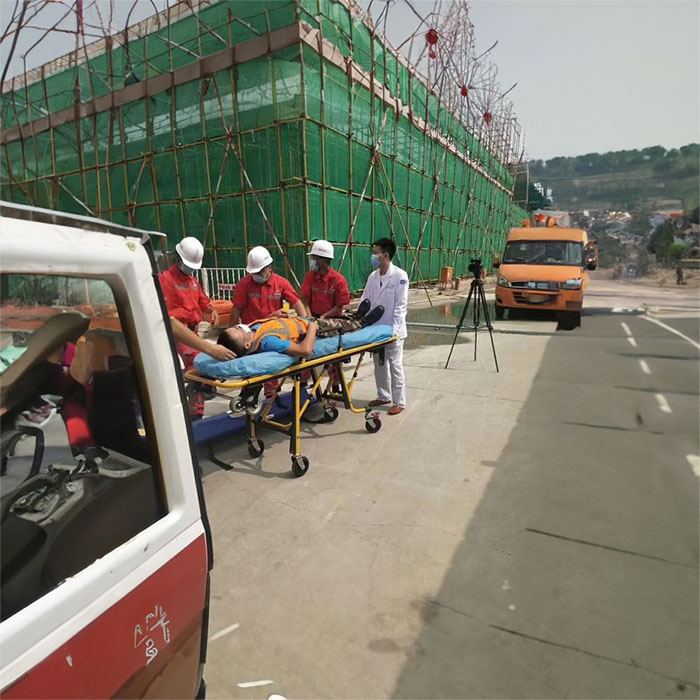 西宁私人救护车租赁费用