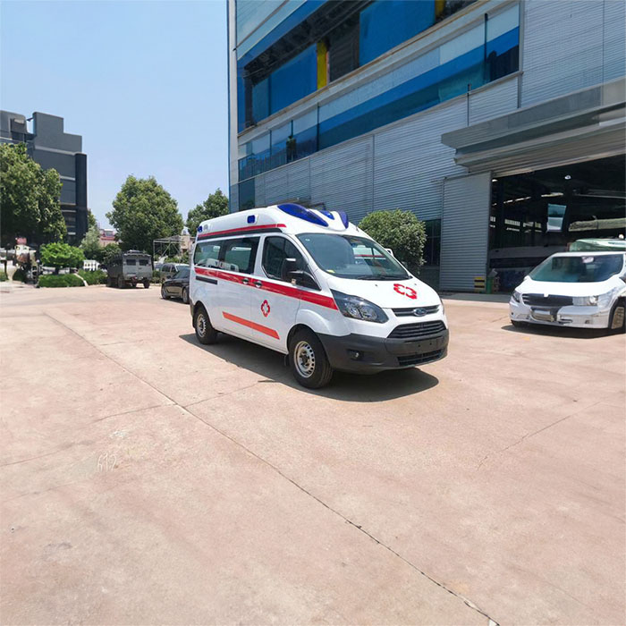 西宁私人救护车租车多少钱