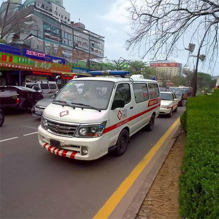 西宁私人救护车租车电话