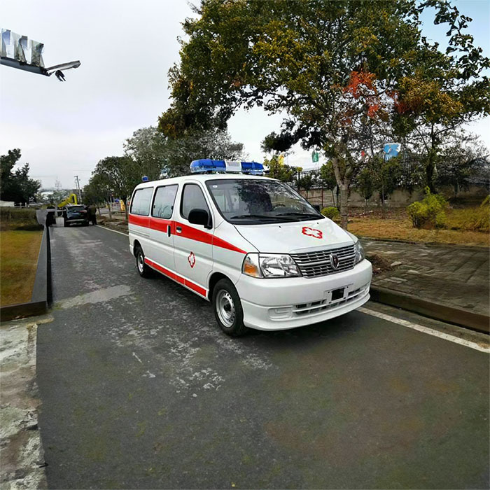 西宁私人救护车租赁电话