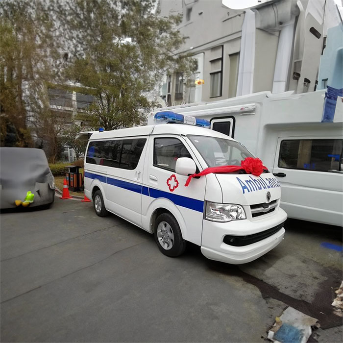 西宁救护车出租联系电话