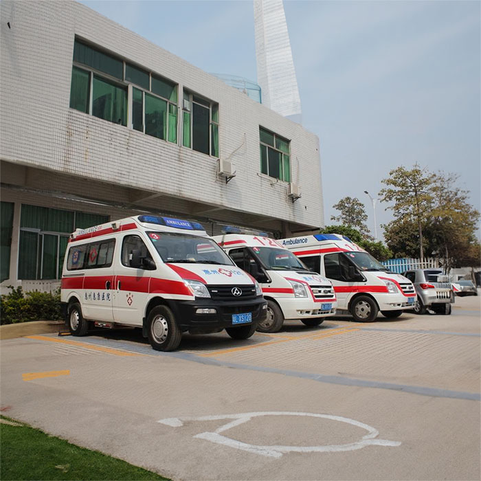 西宁私人救护车租车多少钱