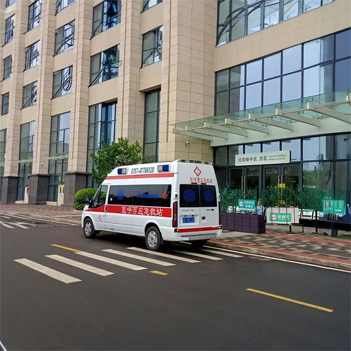 西宁租赁私人救护车联系方式