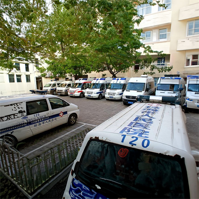 西宁租赁私人救护车电话号码