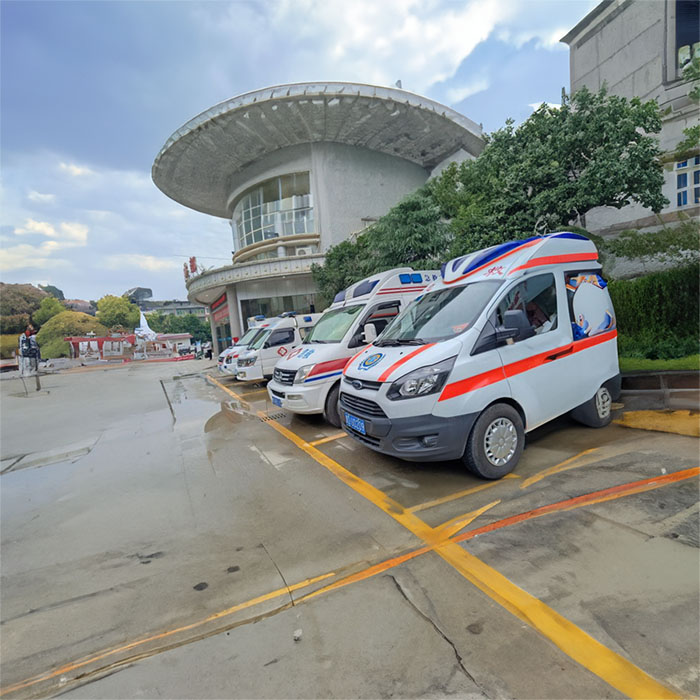 西宁出租私人救护车联系方式