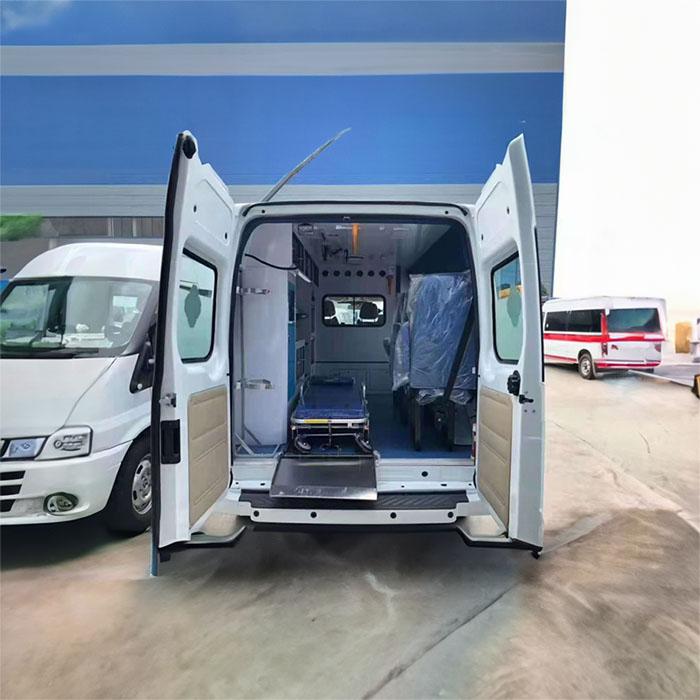 西宁救护车租赁电话