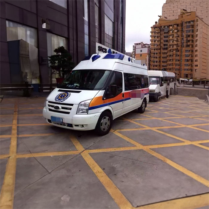 西宁救护车租车联系方式