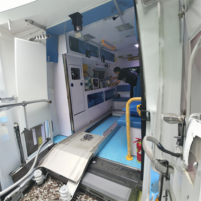 西宁租赁私人救护车联系电话