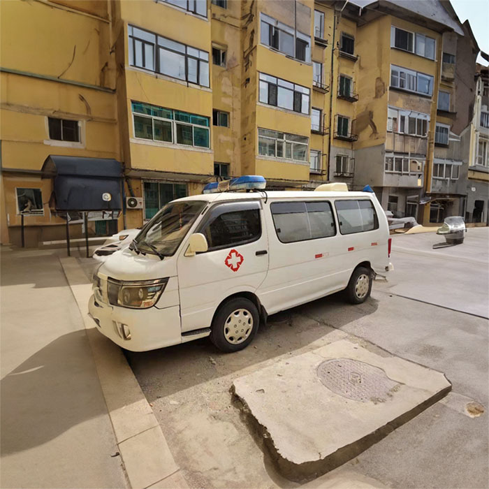 西宁私人救护车出租联系电话