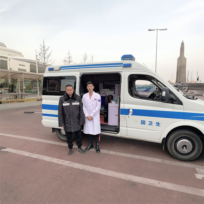 西宁出租急救车联系电话