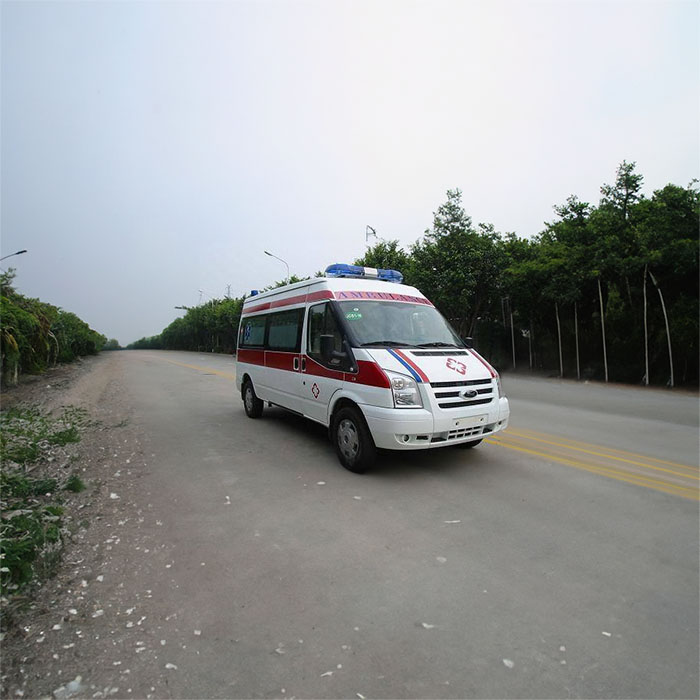 西宁出租急救车联系电话