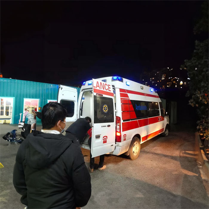 西宁出租急救车联系方式