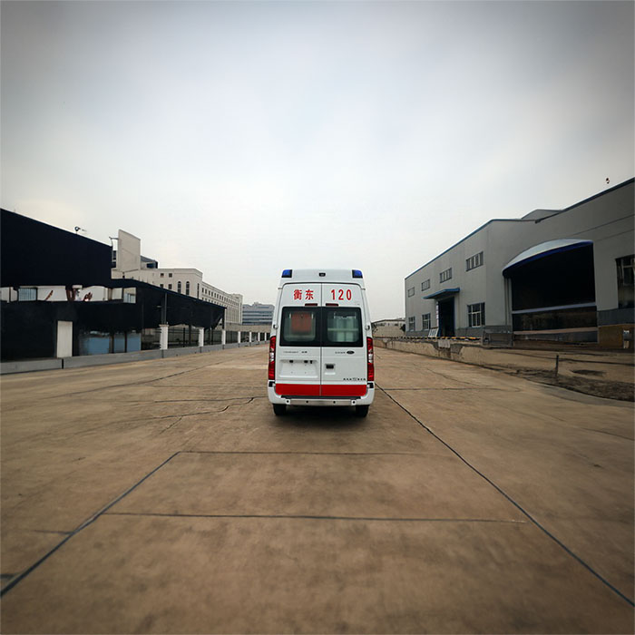 西宁急救车出租联系电话