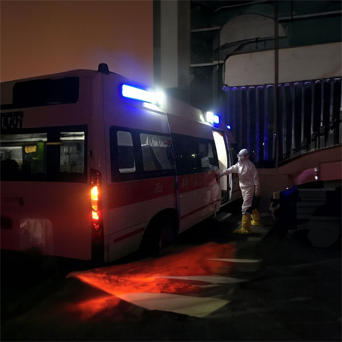 西宁救护车出租联系电话