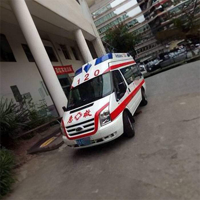 西宁私人救护车出租联系电话