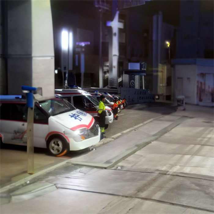 西宁出租私人救护车联系电话