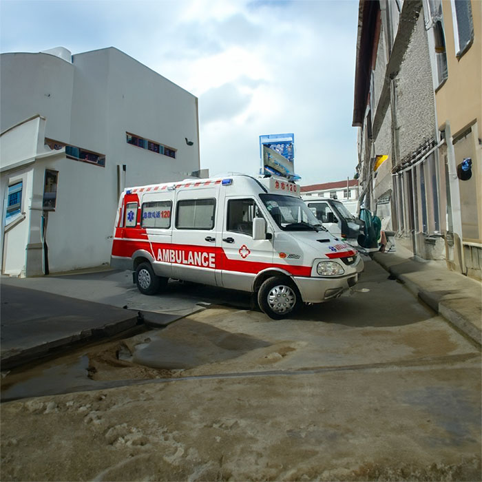 西宁租赁救护车电话