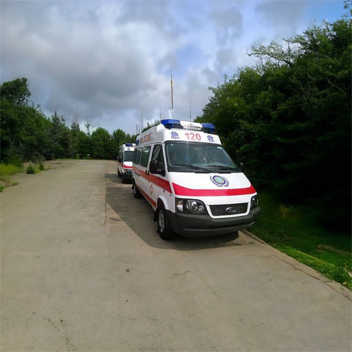 西宁私人救护车租车收费