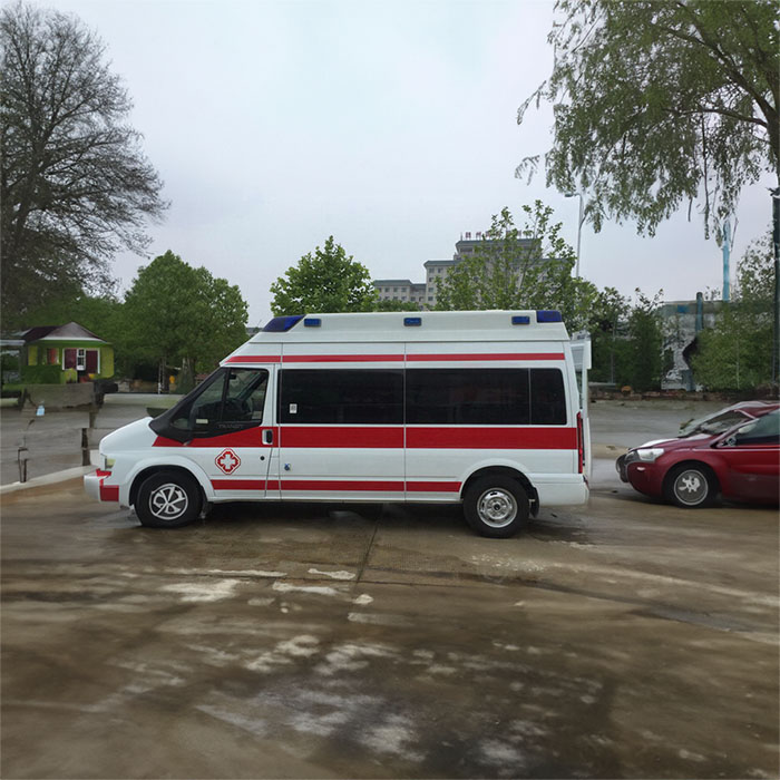西宁私人救护车出租联系电话