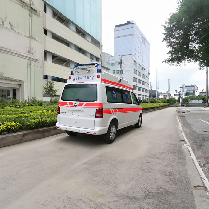 西宁救护车出租多少钱