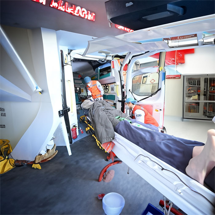 西宁出租私人救护车联系电话