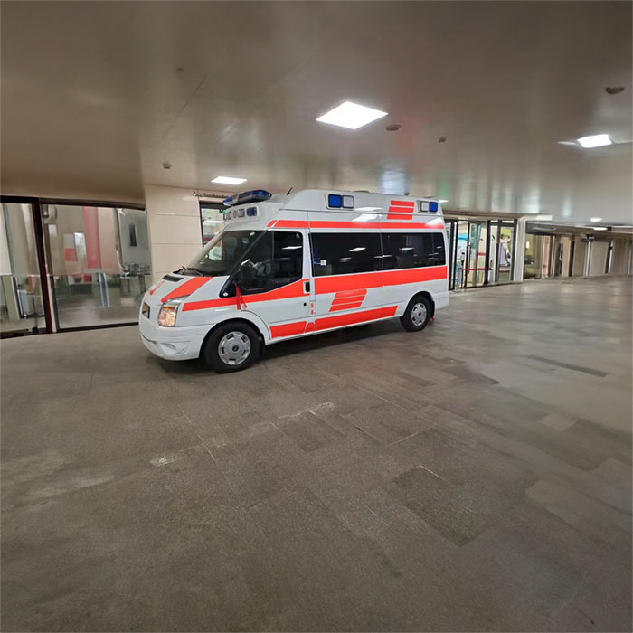 西宁救护车出租联系电话