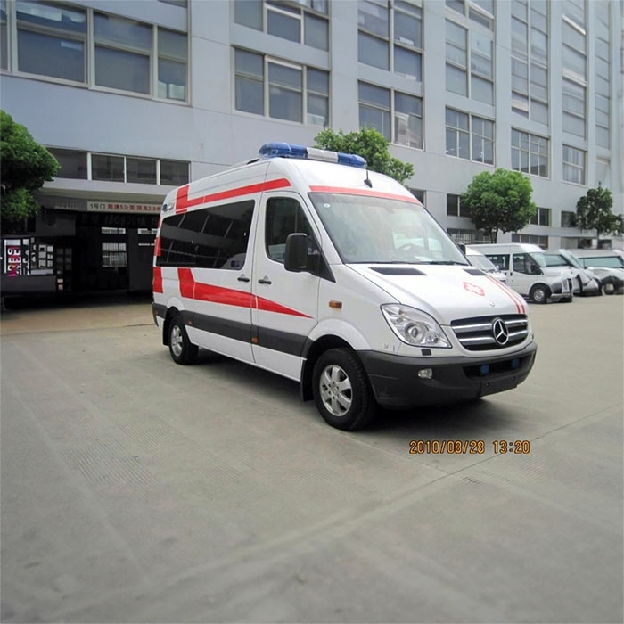 西宁救护车租赁联系方式