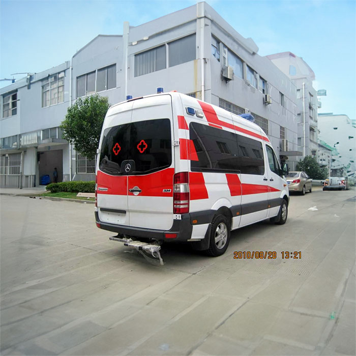 西宁救护车出租多少钱