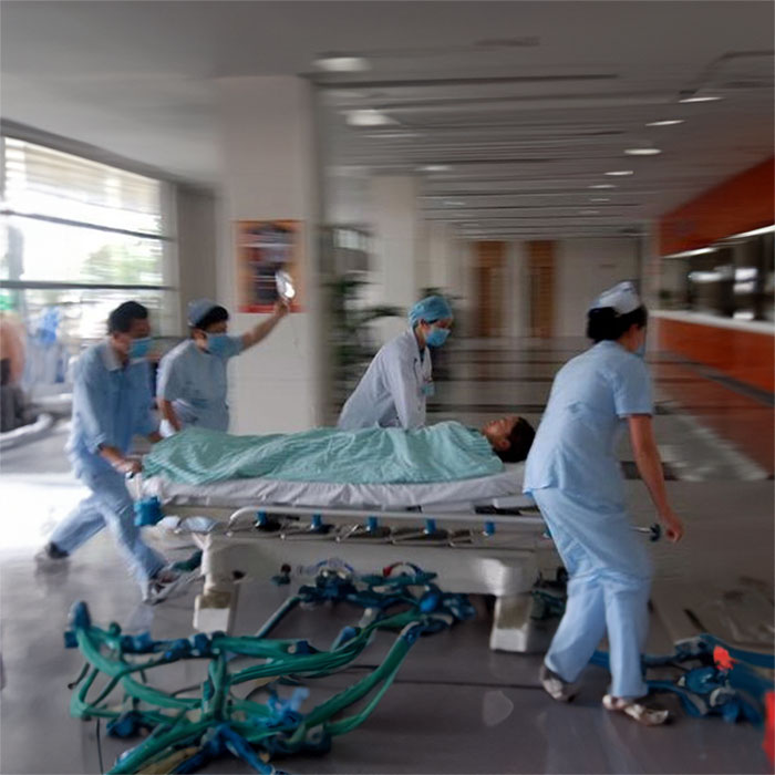 西宁急救车出租联系电话