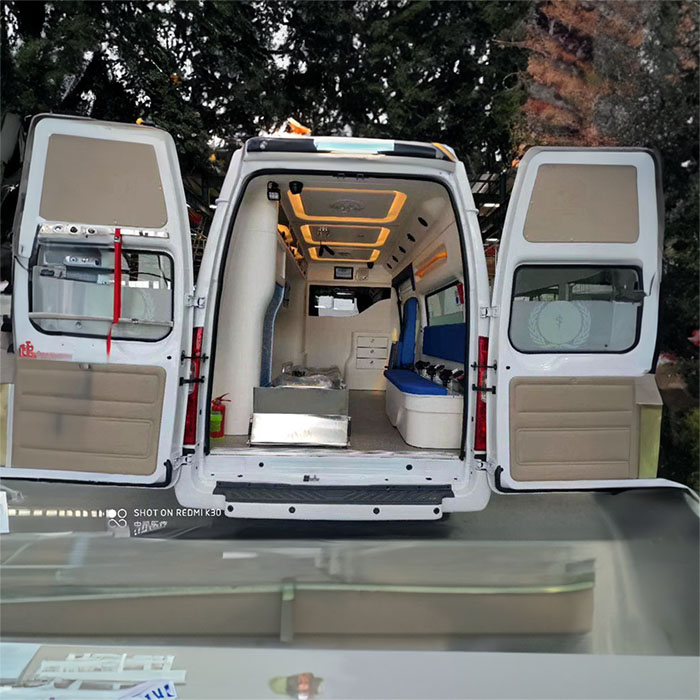 西宁租赁私人救护车联系电话