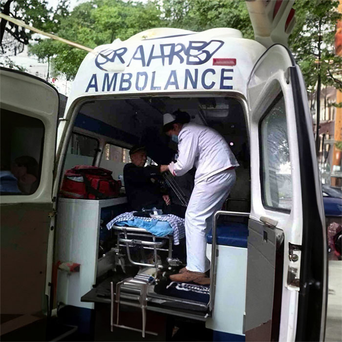 西宁租赁救护车电话