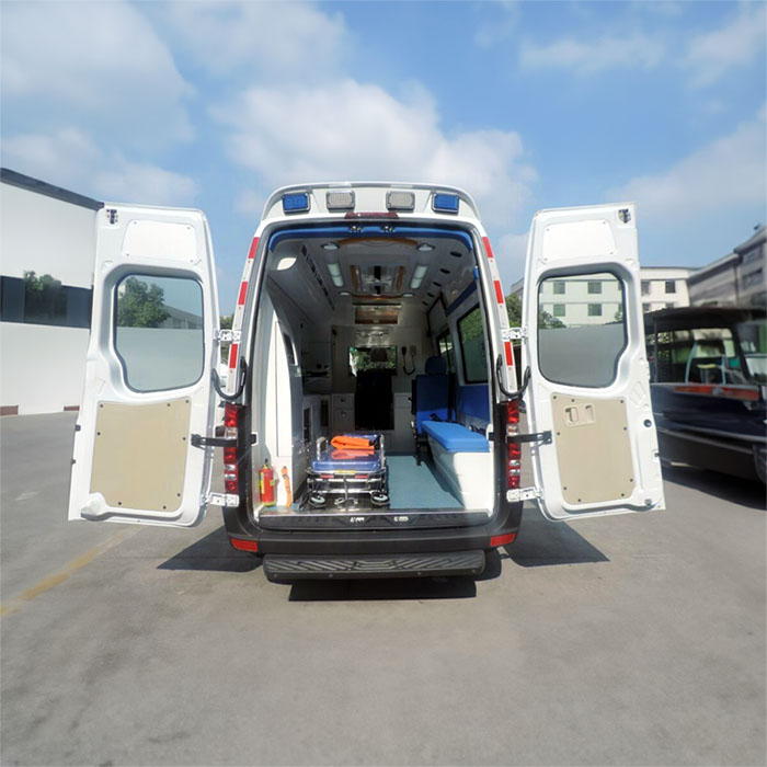 西宁救护车租车联系方式