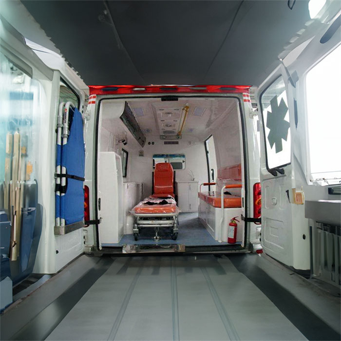 西宁出租救护车联系电话