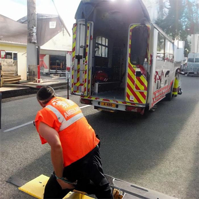 西宁租赁救护车电话号码