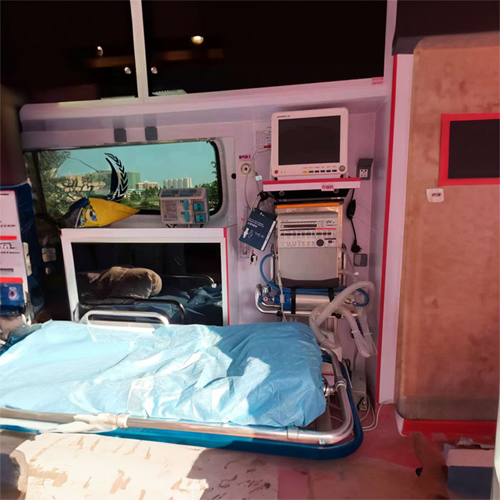 西宁出租救护车联系电话